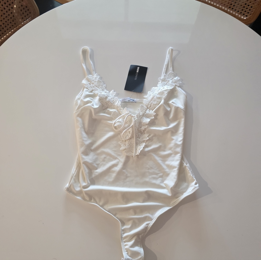 Fashion Nova White Lace-Up V-Neck Bodysuit - Picture 12 of 15